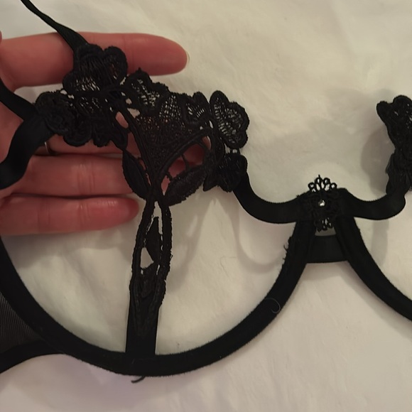 Bluebella Black Lace Bra Set - Picture 6 of 6